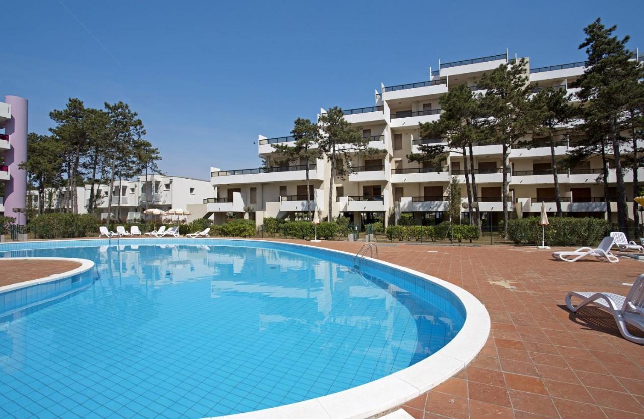 Campiello Apartment Бибионе Екстериор снимка