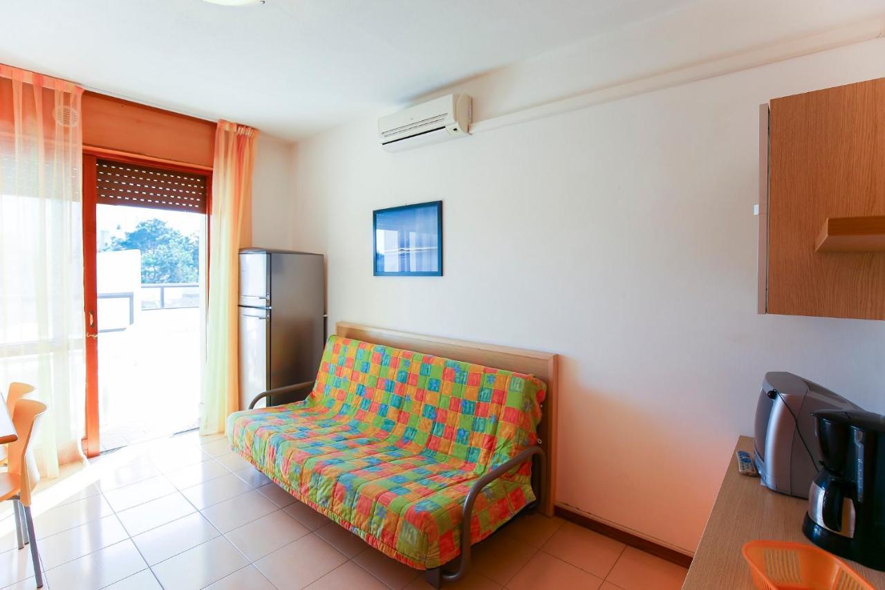 Campiello Apartment Бибионе Екстериор снимка