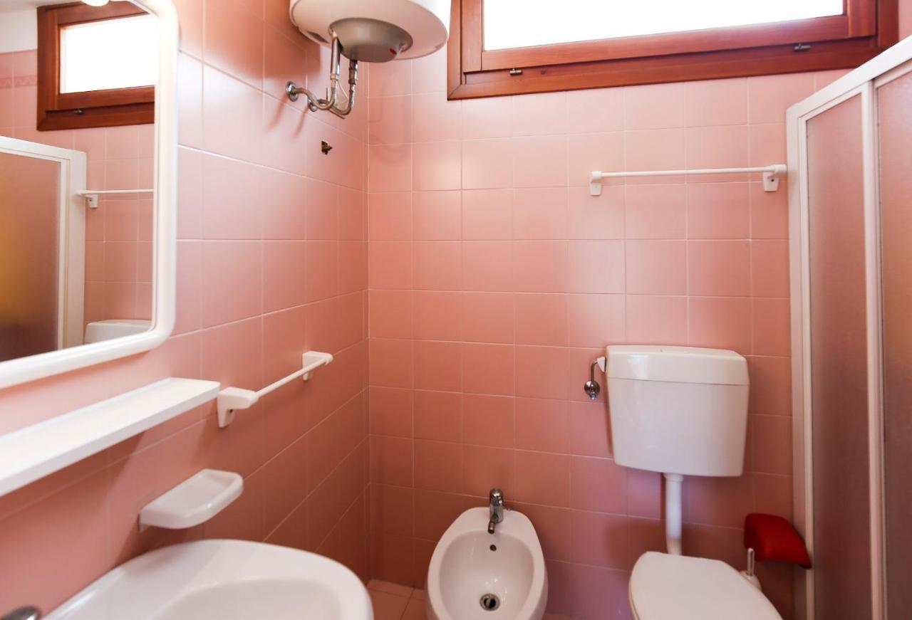 Campiello Apartment Бибионе Екстериор снимка