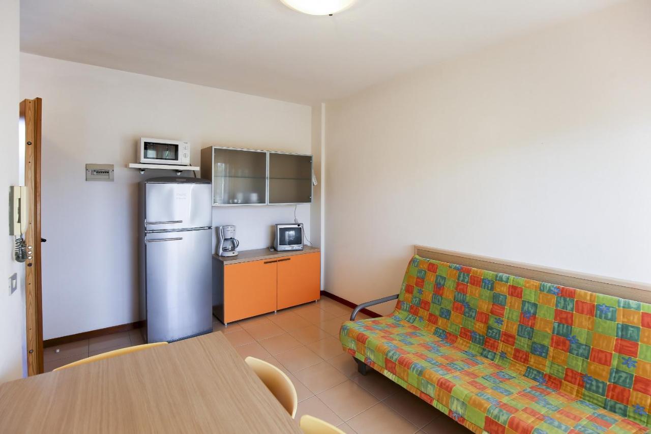 Campiello Apartment Бибионе Екстериор снимка