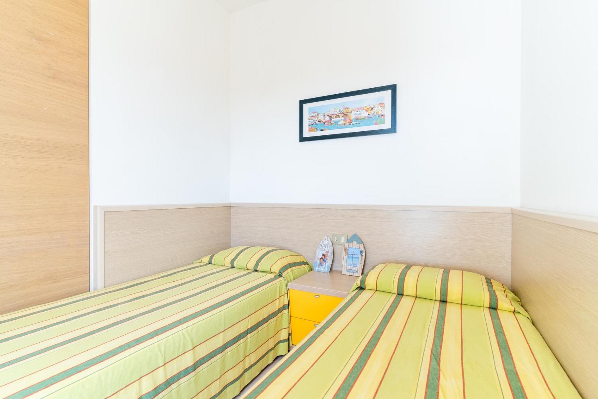 Campiello Apartment Бибионе Екстериор снимка
