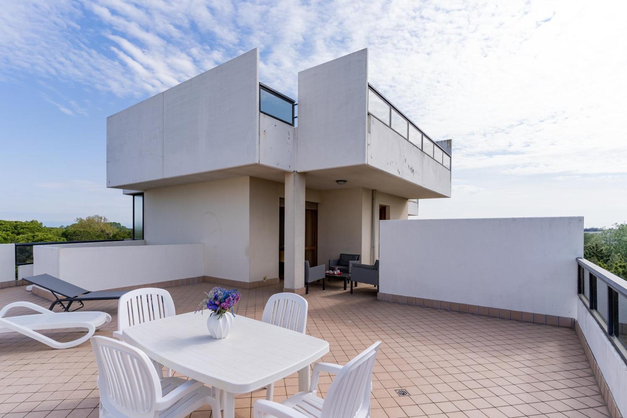 Campiello Apartment Бибионе Екстериор снимка