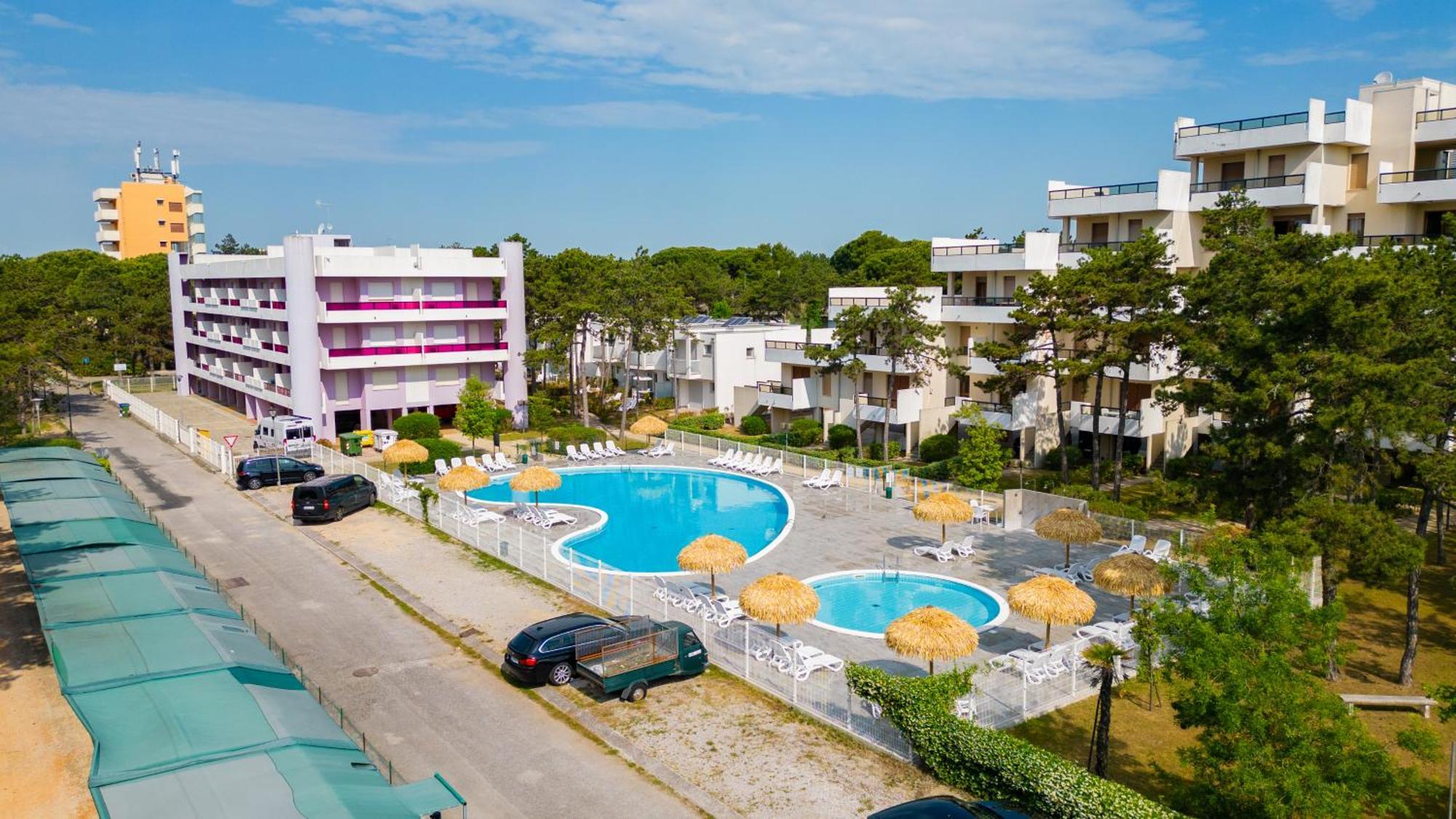 Campiello Apartment Бибионе Екстериор снимка