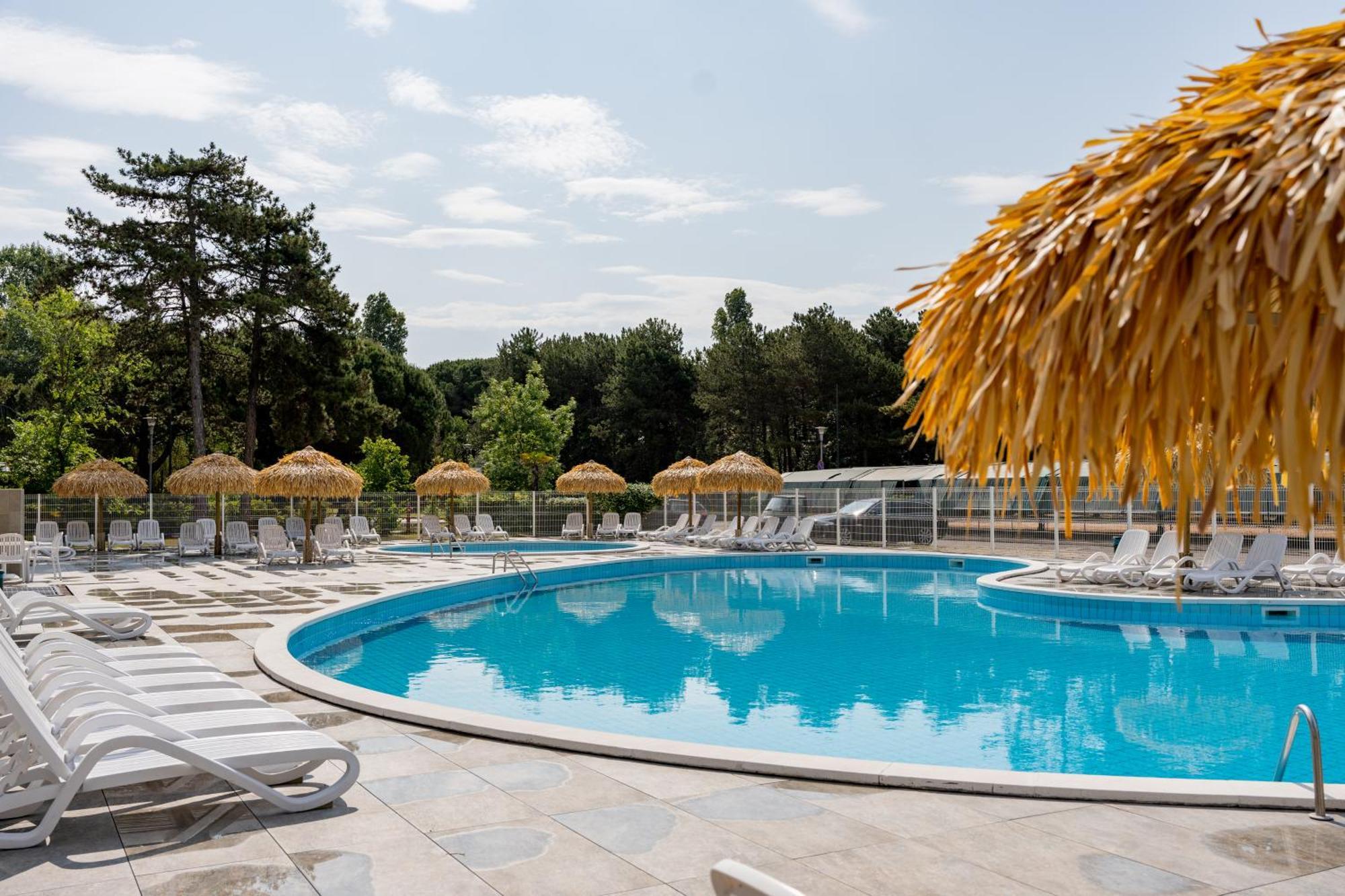 Campiello Apartment Бибионе Екстериор снимка